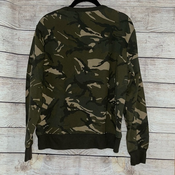 🤎3/$10 Old Navy Camouflage Sweater Size Small - Picture 4 of 8